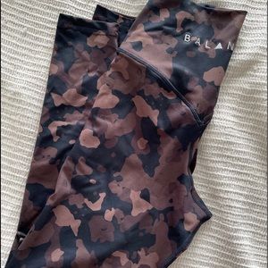 Balance camo leggings